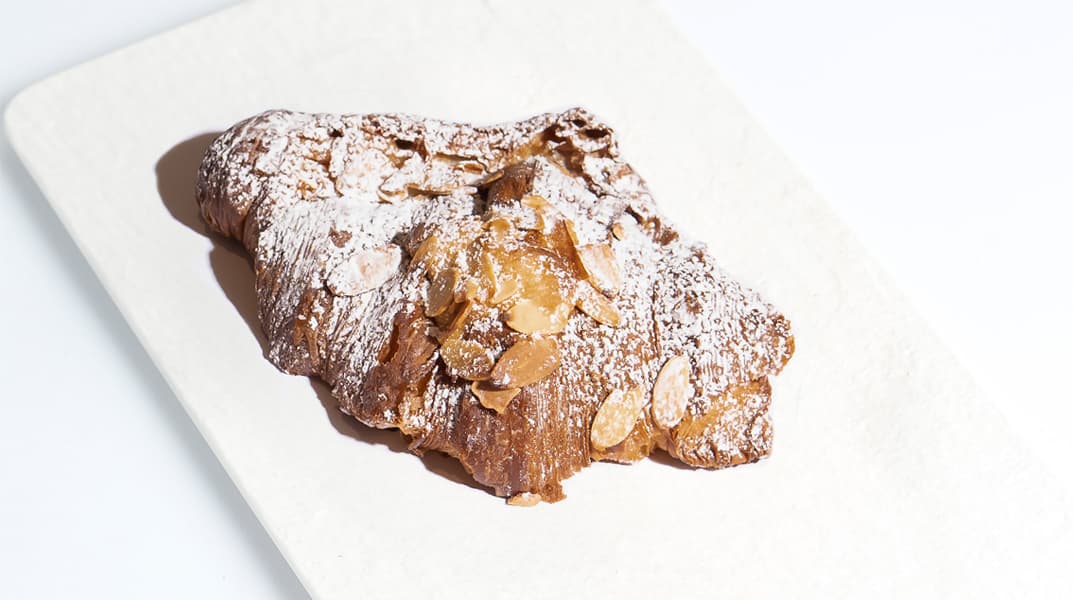 TOASTED ALMOND CROISSANT