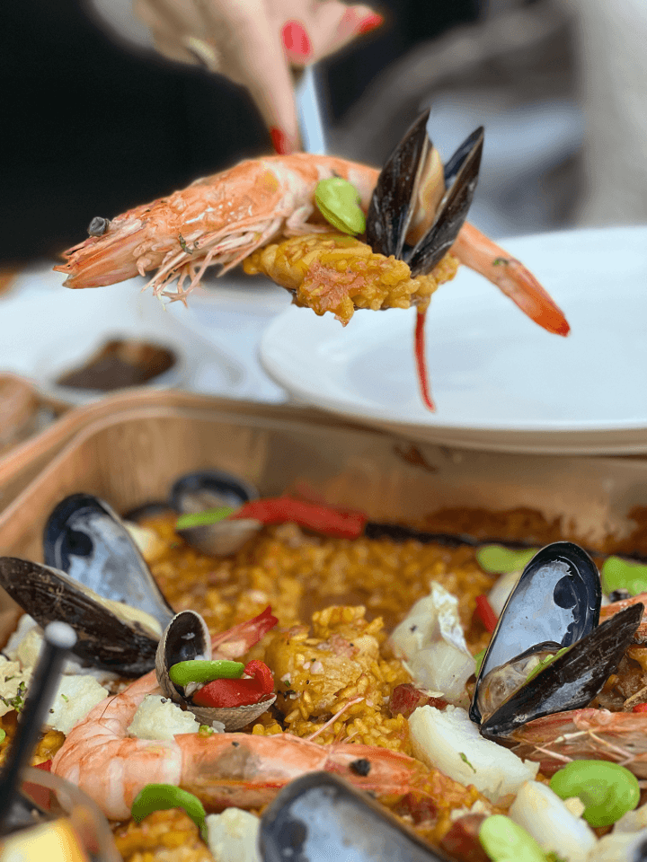 PAELLA FOR TWO & 2 TAPAS