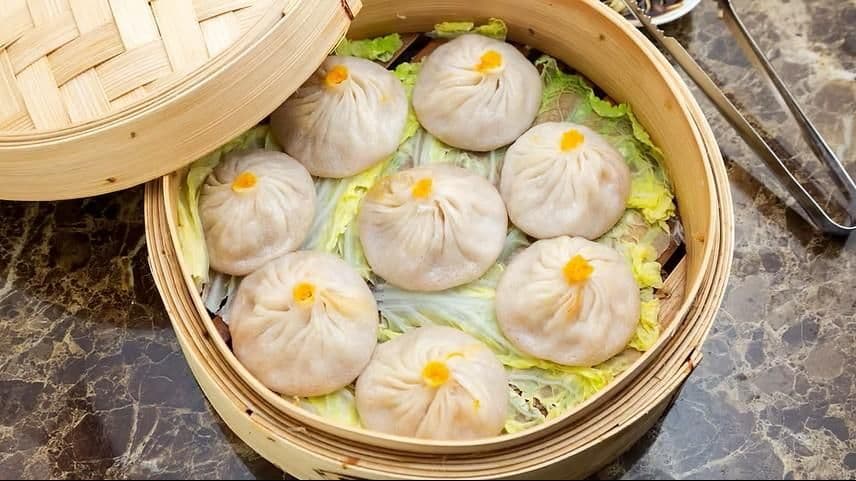 Crab Meat With Pork Meat Soup Dumplings (8)