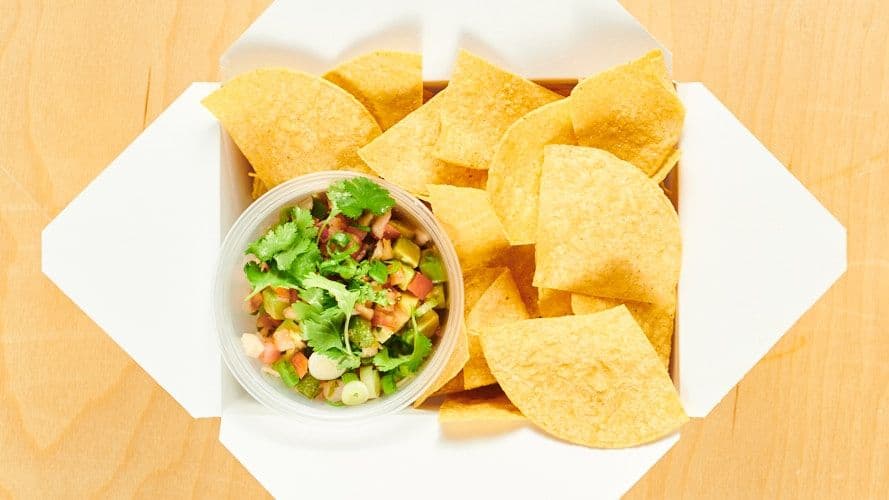 QUESO & CHIPS