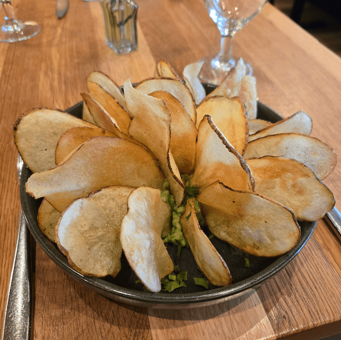 GUACAMOLE & CHIPS
