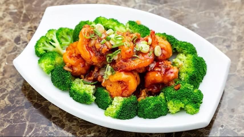 Crispy Jumbo Prawns with Meat Sauce