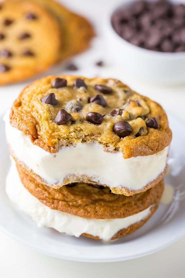 ICE CREAM SANDWICH