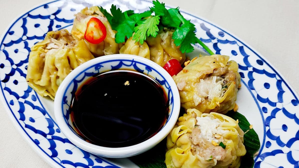 Kha Nom Jeeb (Steamed Dumpling)