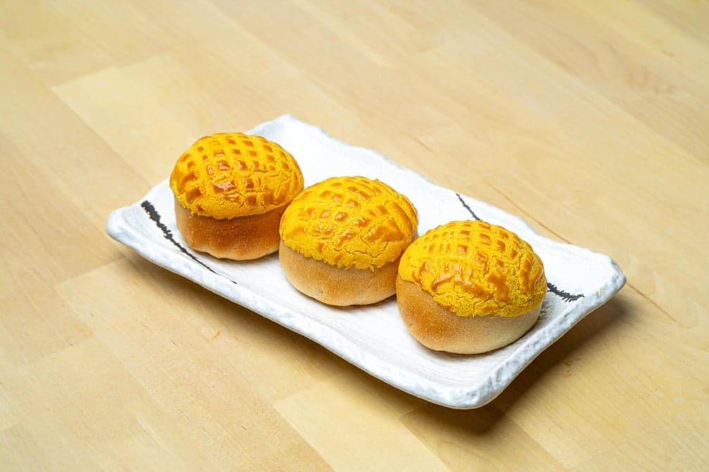 Salted Egg & Taro Bun 香芋咸蛋黄菠萝包(3)