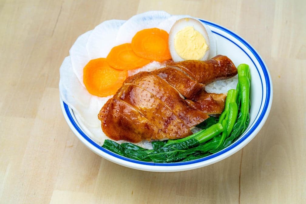 Soy Sauce Chicken Over Rice 油鸡饭