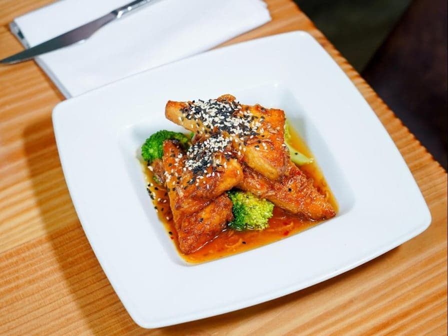 Sweet and spicy crispy tofu with broccoli