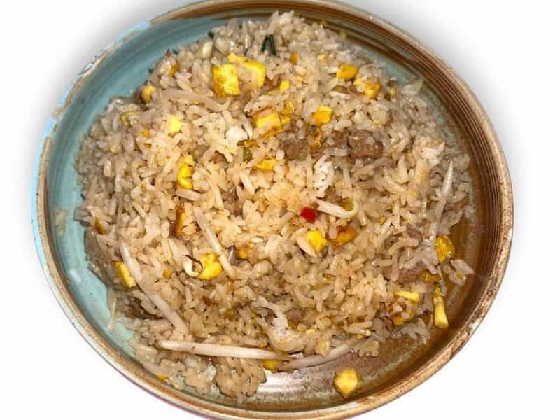 Vegan Egg and Sausage Fried Rice 素香腸雞蛋炒飯
