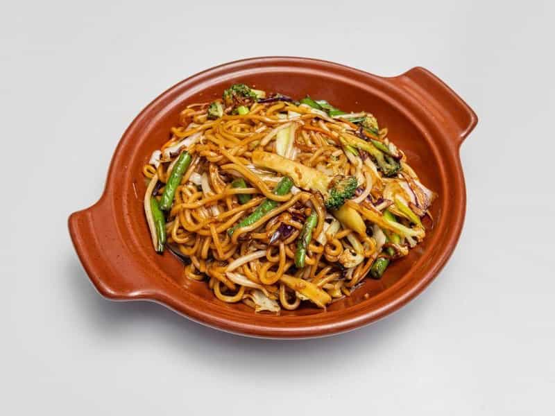 Vegetable Lo Mein 素捞面