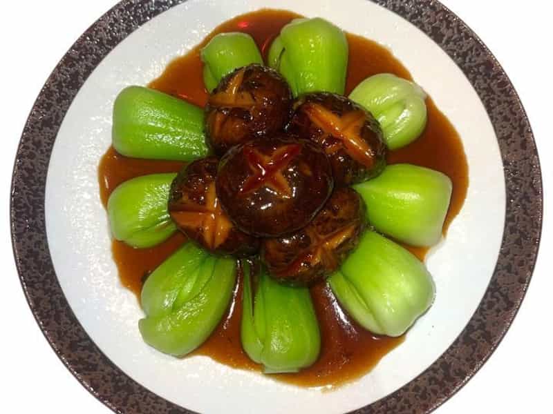 Mushroom and Bok Choy 冬菇菜心