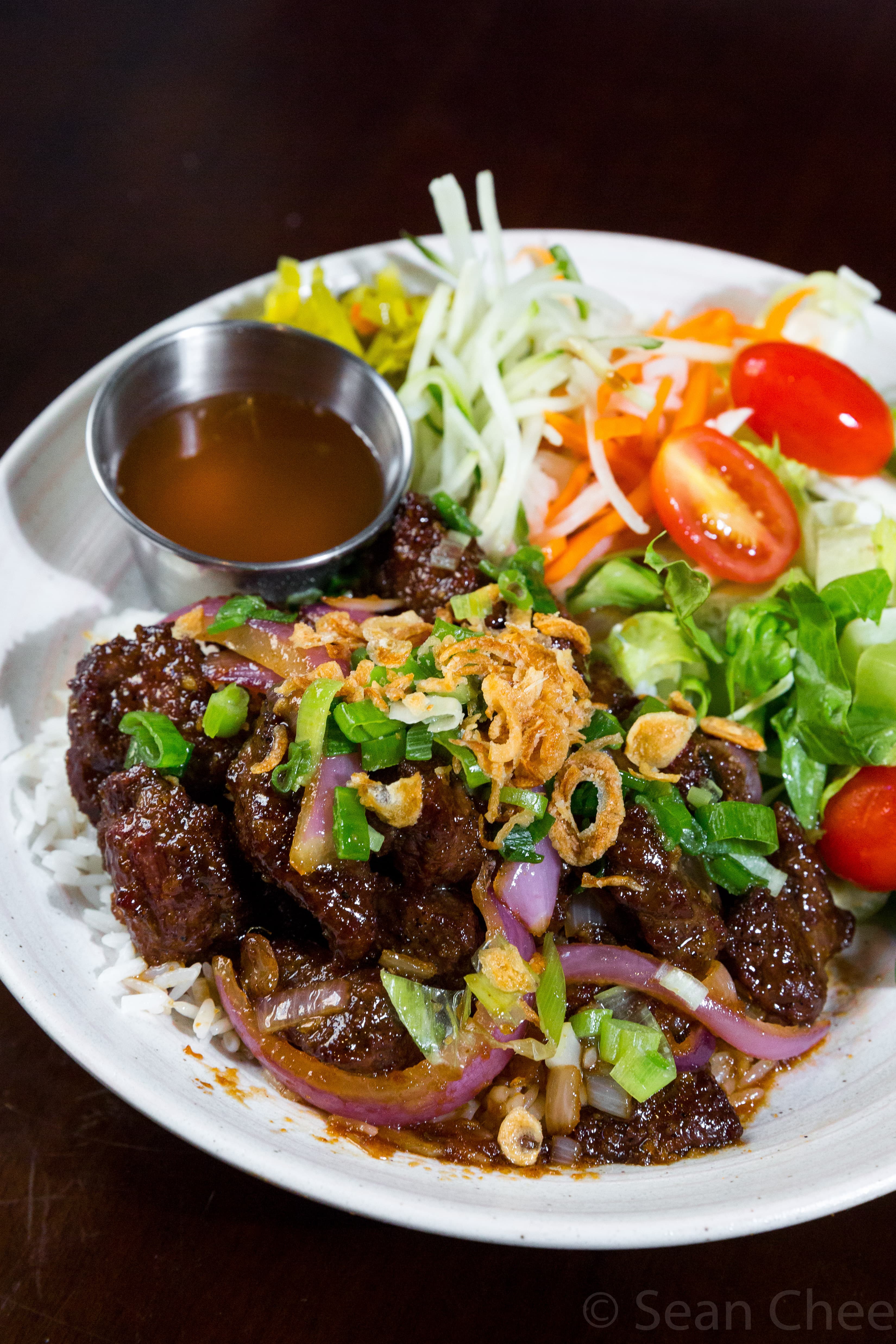 Shaking Beef Bun/Com
