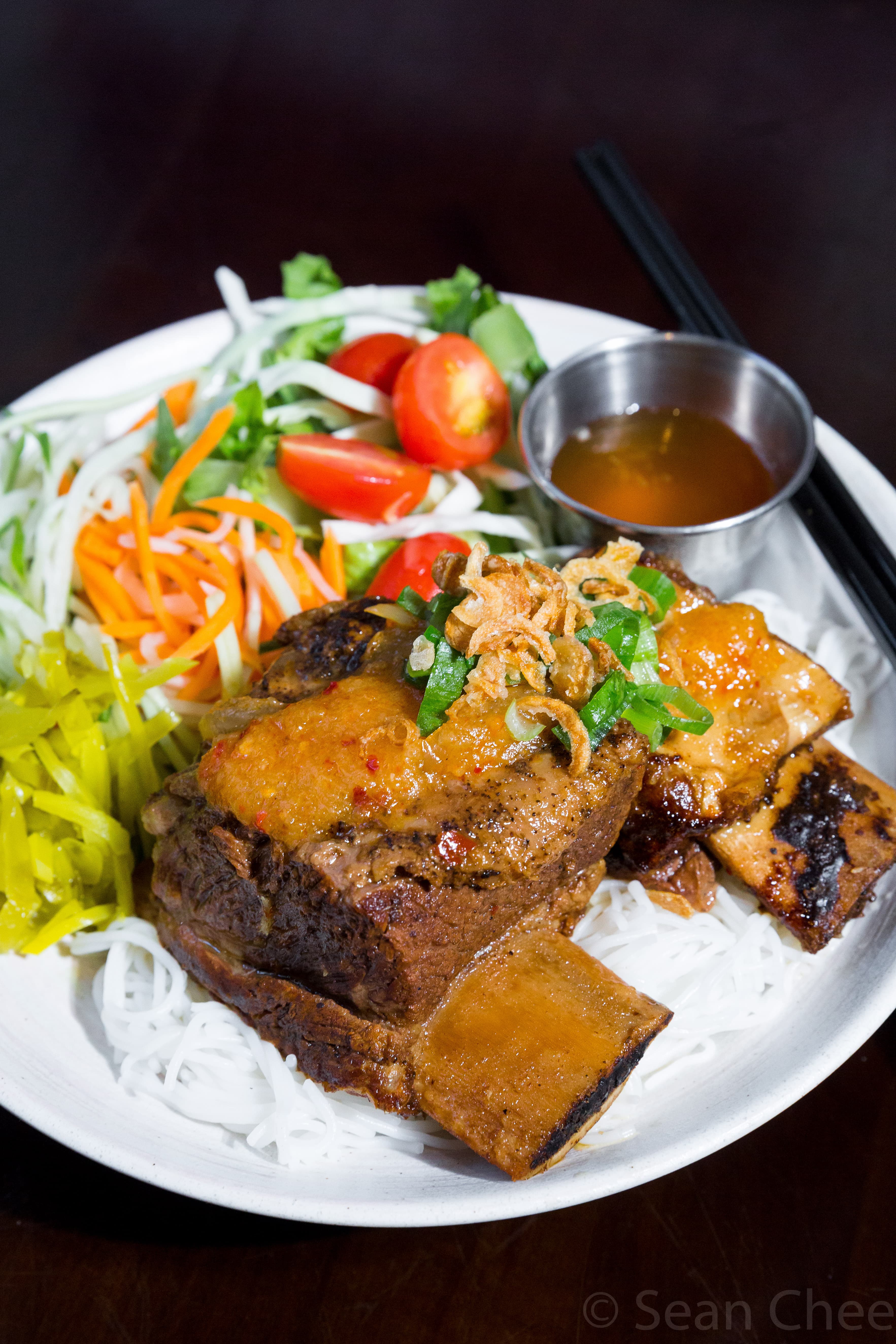 Braised Short Ribs Bun/Com