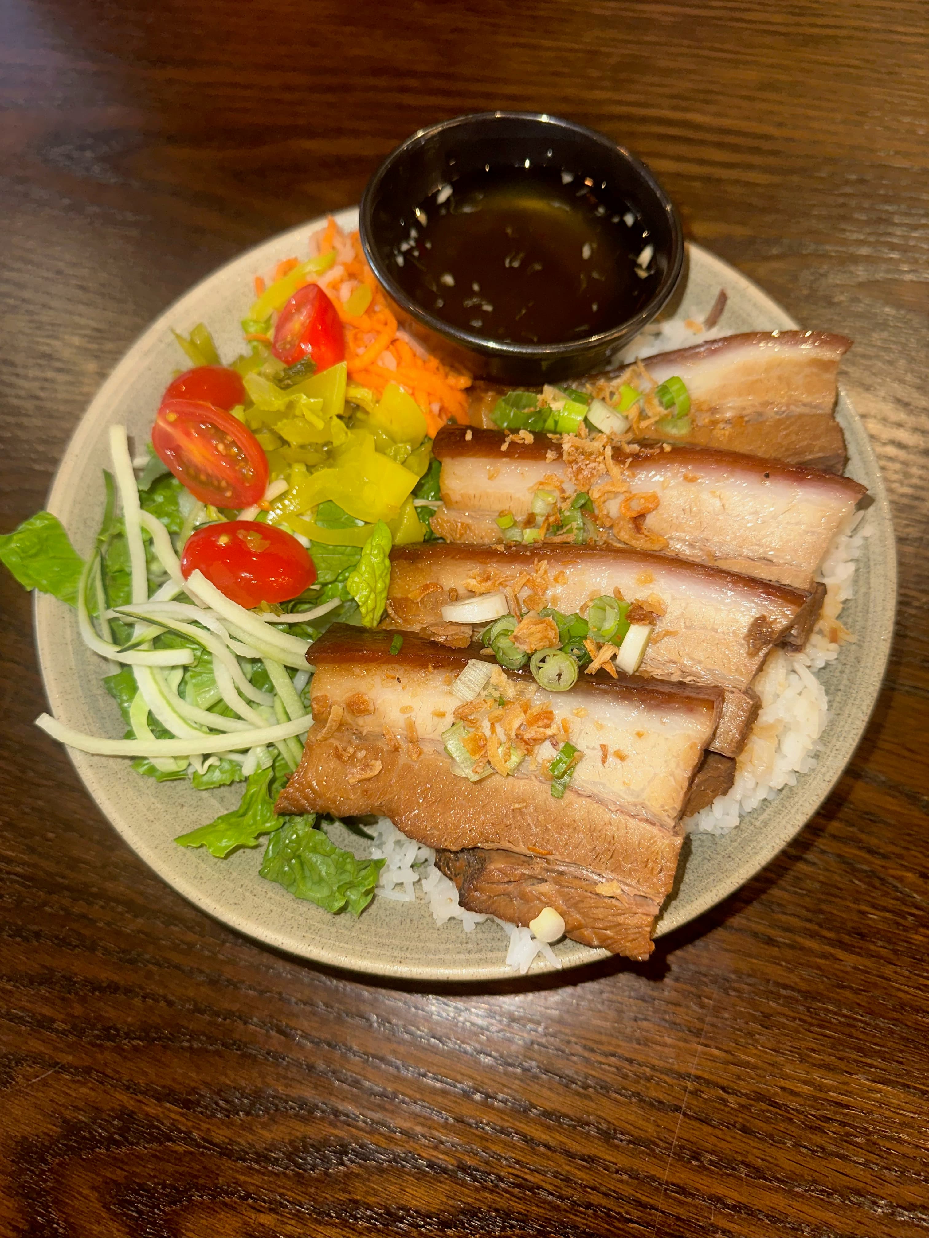 Braised Pork Belly Bun/Com