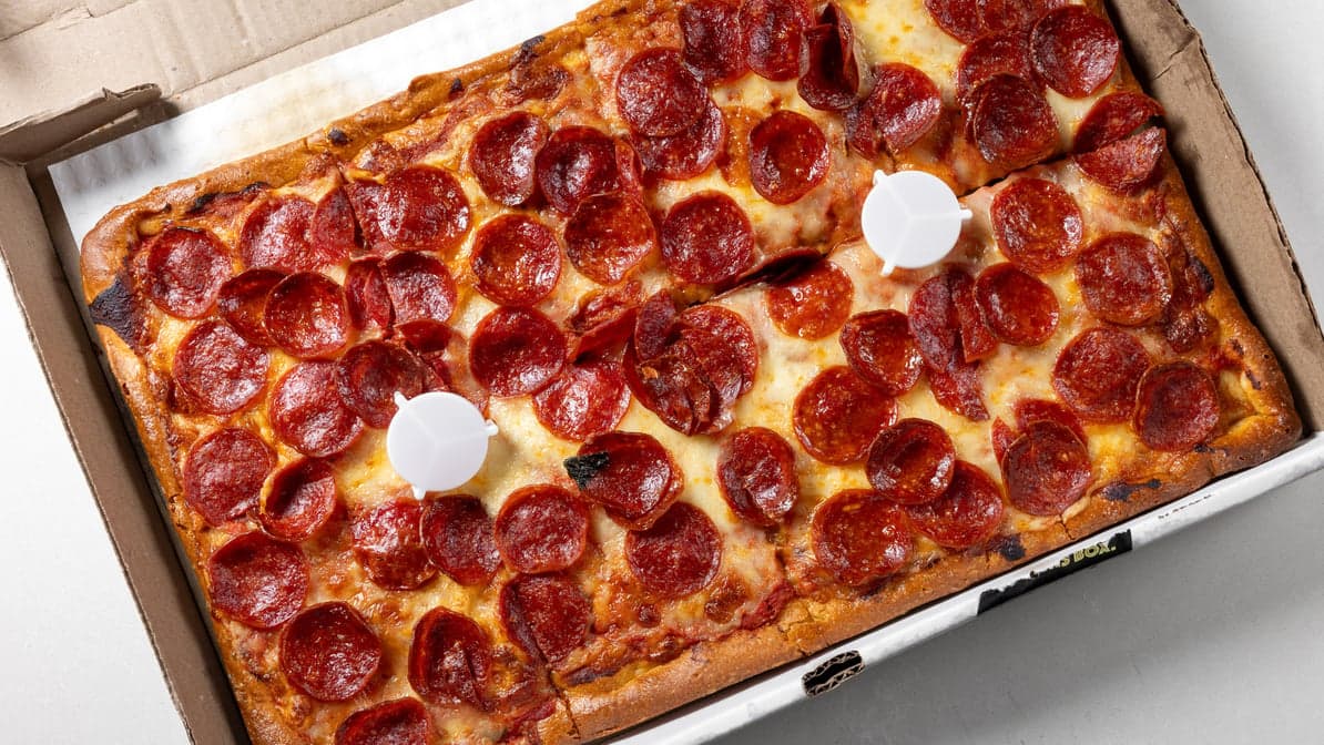 Sicilian Pepperoni Pie (One Size) 16"