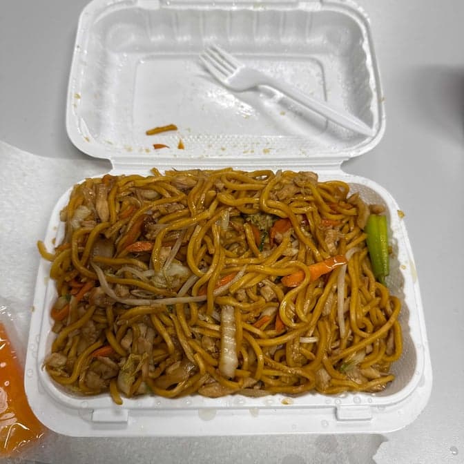 Chicken Lo Mein