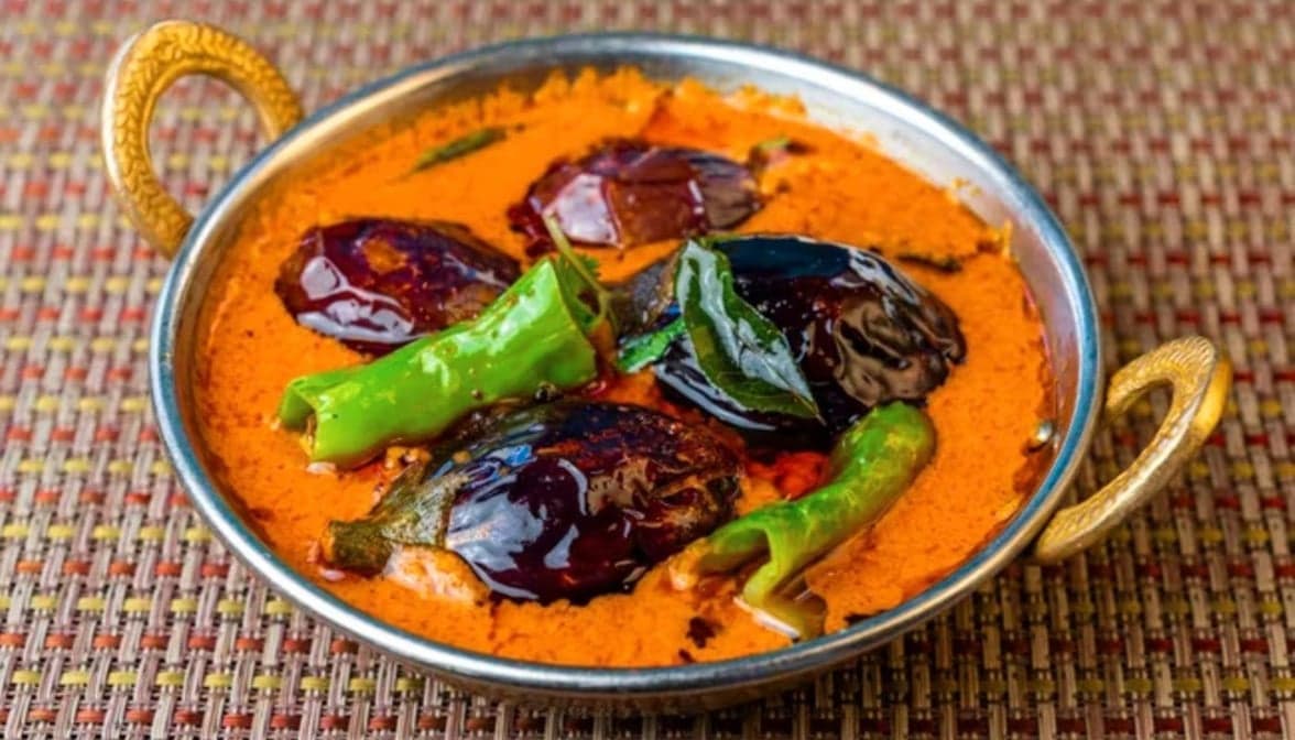 Baghara Baingan Mirch Ka Salan