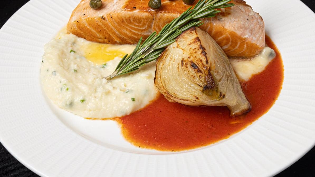 HERB-INFUSED GRILLED SALMON