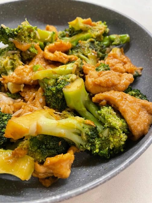 C5. Chicken with Broccoli Combo Platter