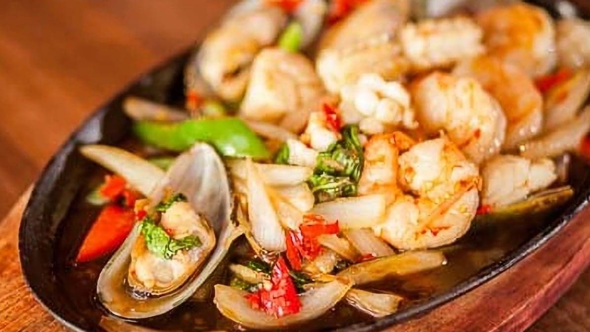 Seafood Pad Cha