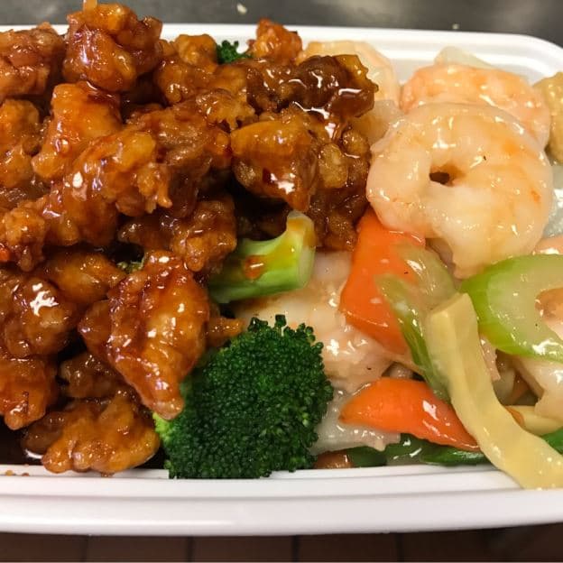 General Tso Chicken Plus Seafood Combo