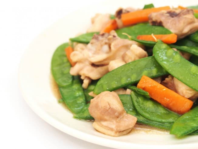 Sliced Chicken with Snow Peas
