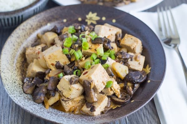 Black Mushroom with Tofu in White Sauce