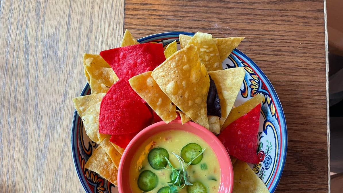 Chips y Queso Dip