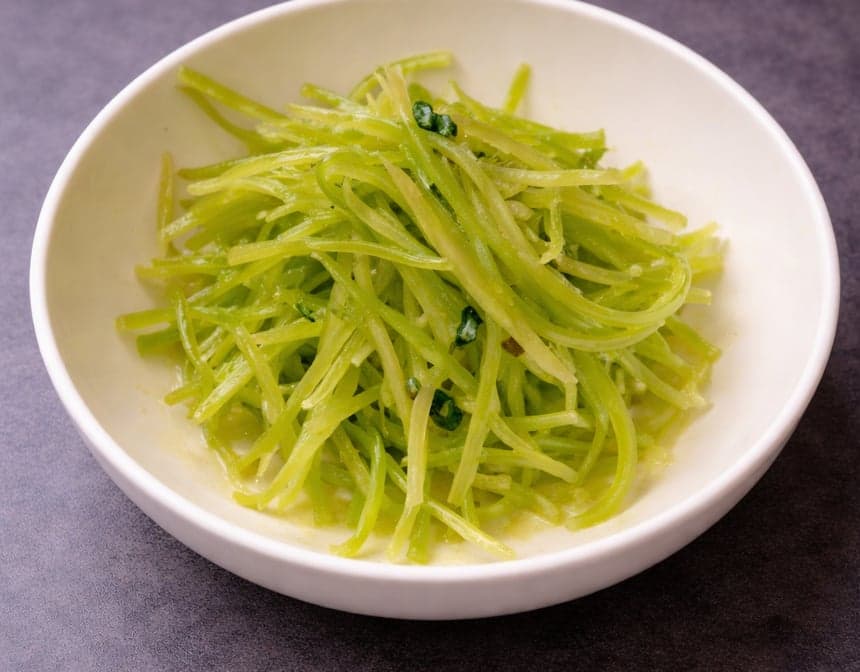 Celtuce in Scallion Oil 葱油莴笋