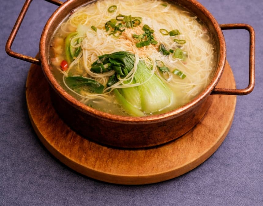 Organic Chicken and Mushroom Noodle Soup 蘑菇鸡汤面