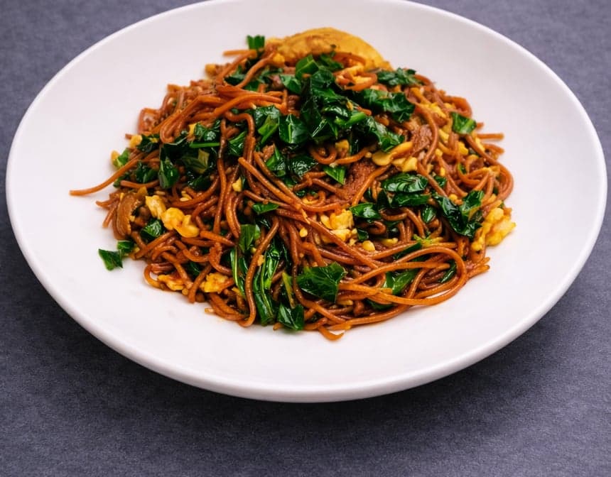 Egg Fried Noodles 鸡蛋炒面