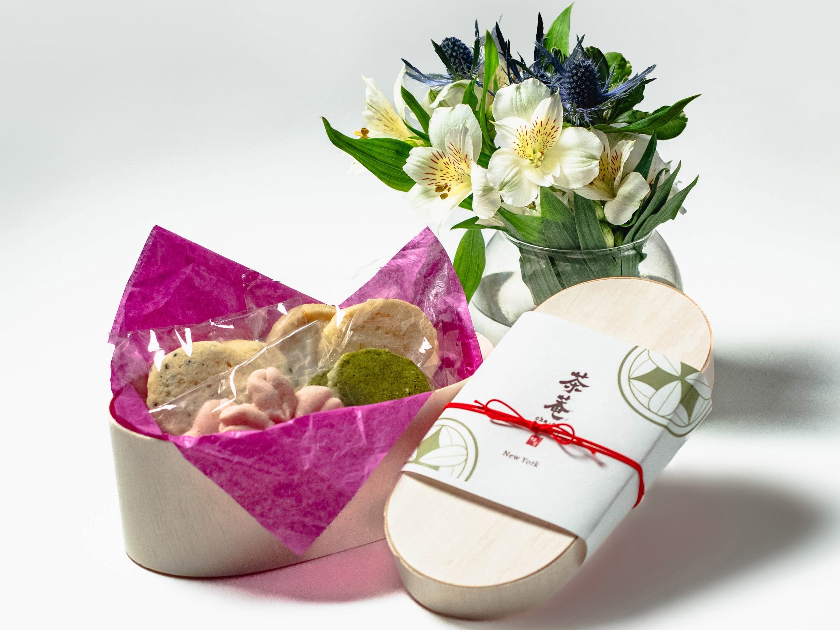 Assorted Cookies & Tea Bag Gift Set