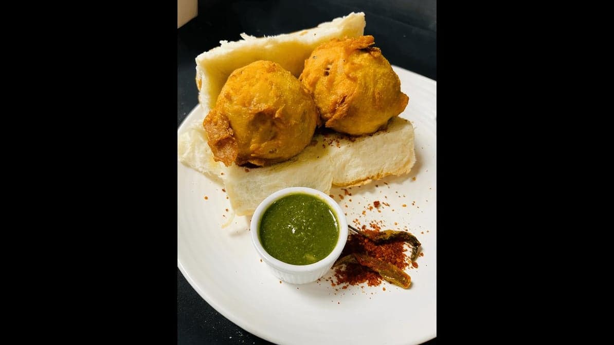 MUMBAI VADA PAV