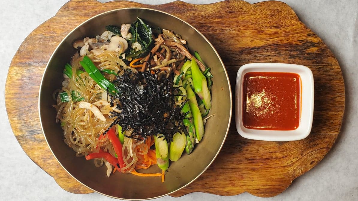 Vermicelli noodles bibimbap