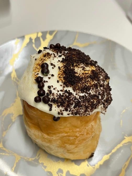 Cookies & Creme Cruffin