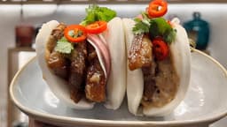 Nom Nam Vietnamese logo