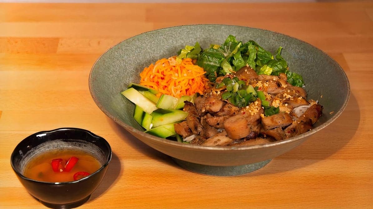 Bun salad bowl - Chicken