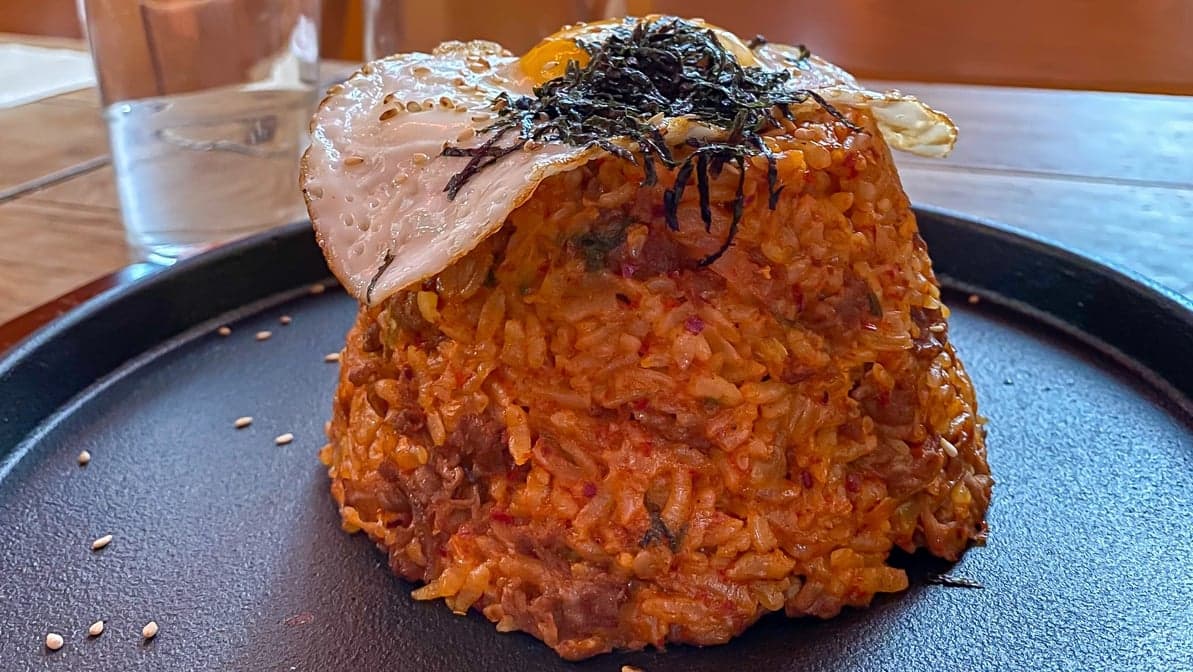Kimchi fried rice / 김치볶음밥