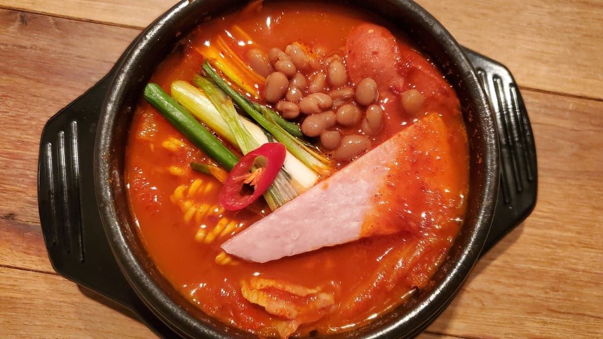 Budae Jjigae / 부대찌개