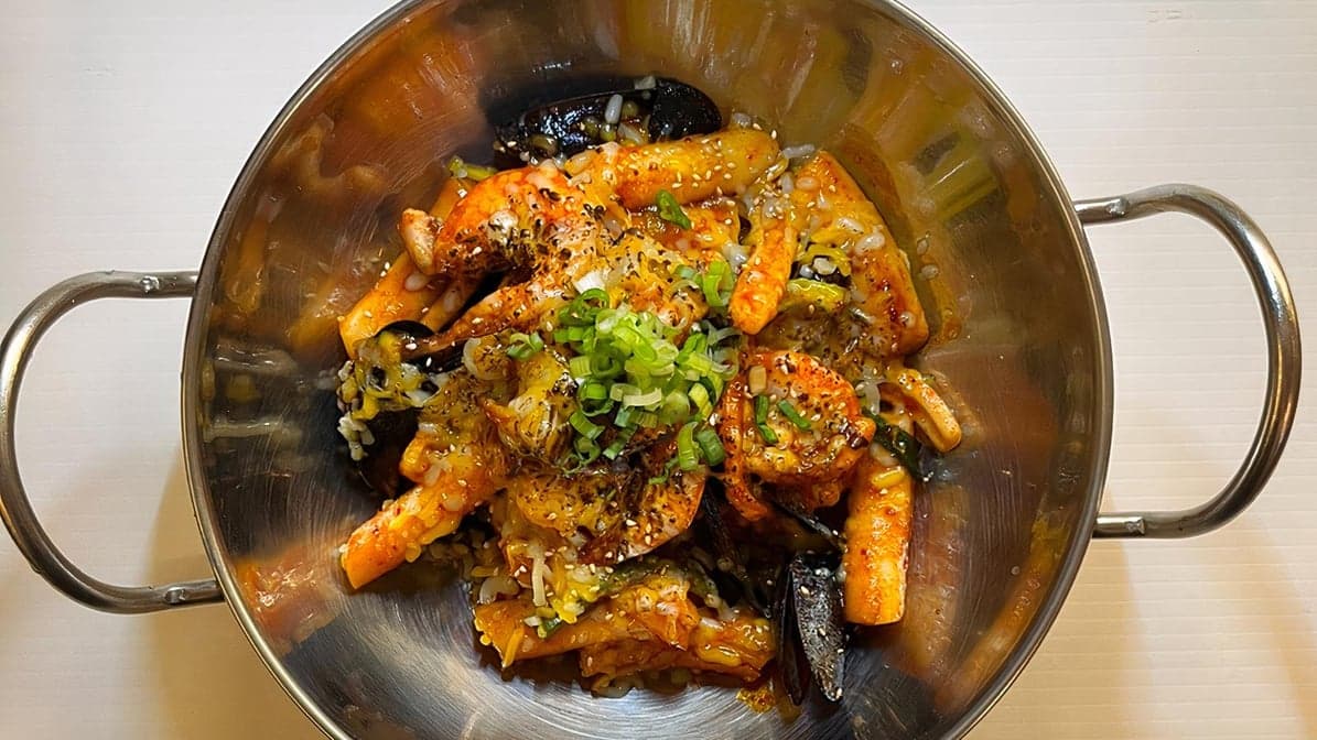 Cheese Haemool Tteok Bokkeum / 치츠해물떡볶음