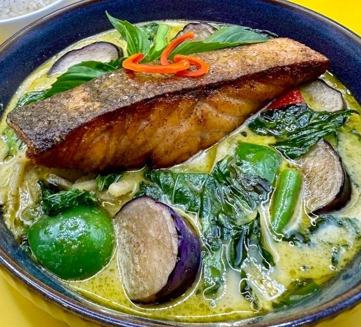 SP9. Salmon Green Curry