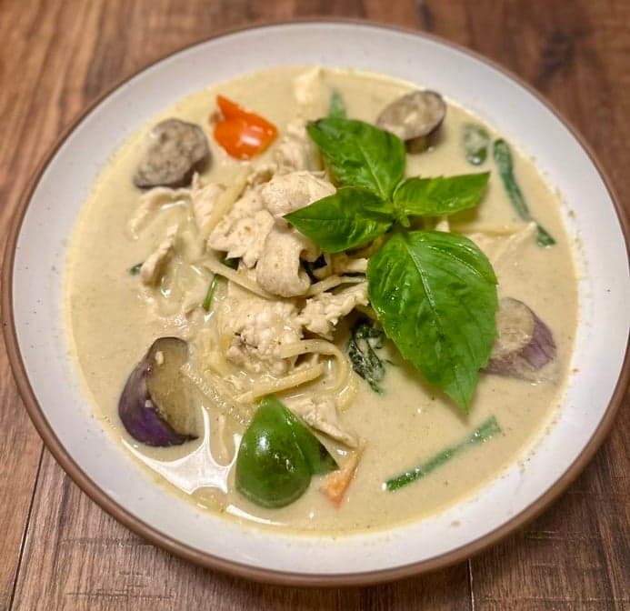C2. Green Curry