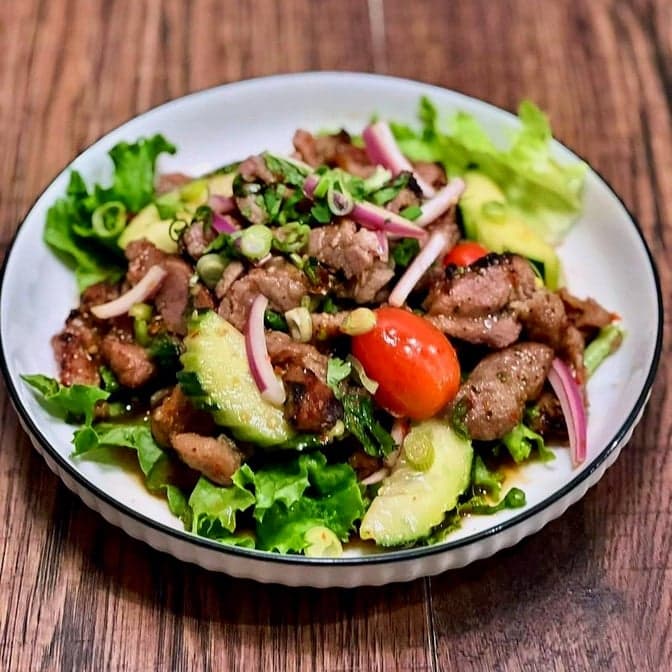 S6. Moo Yang Salad