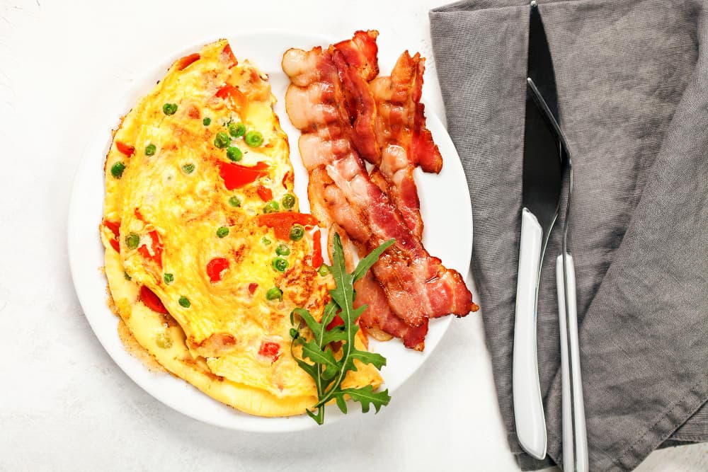 Bacon, Cheddar & Tomato Omelette