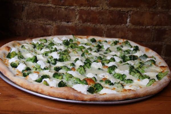 Broccoli Bianca Pizza